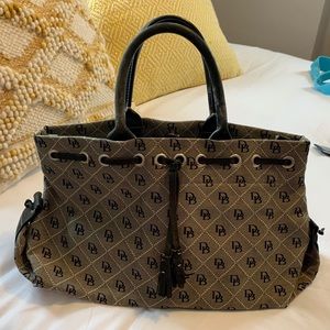 Authentic Dooney and Bourke Hand Bag